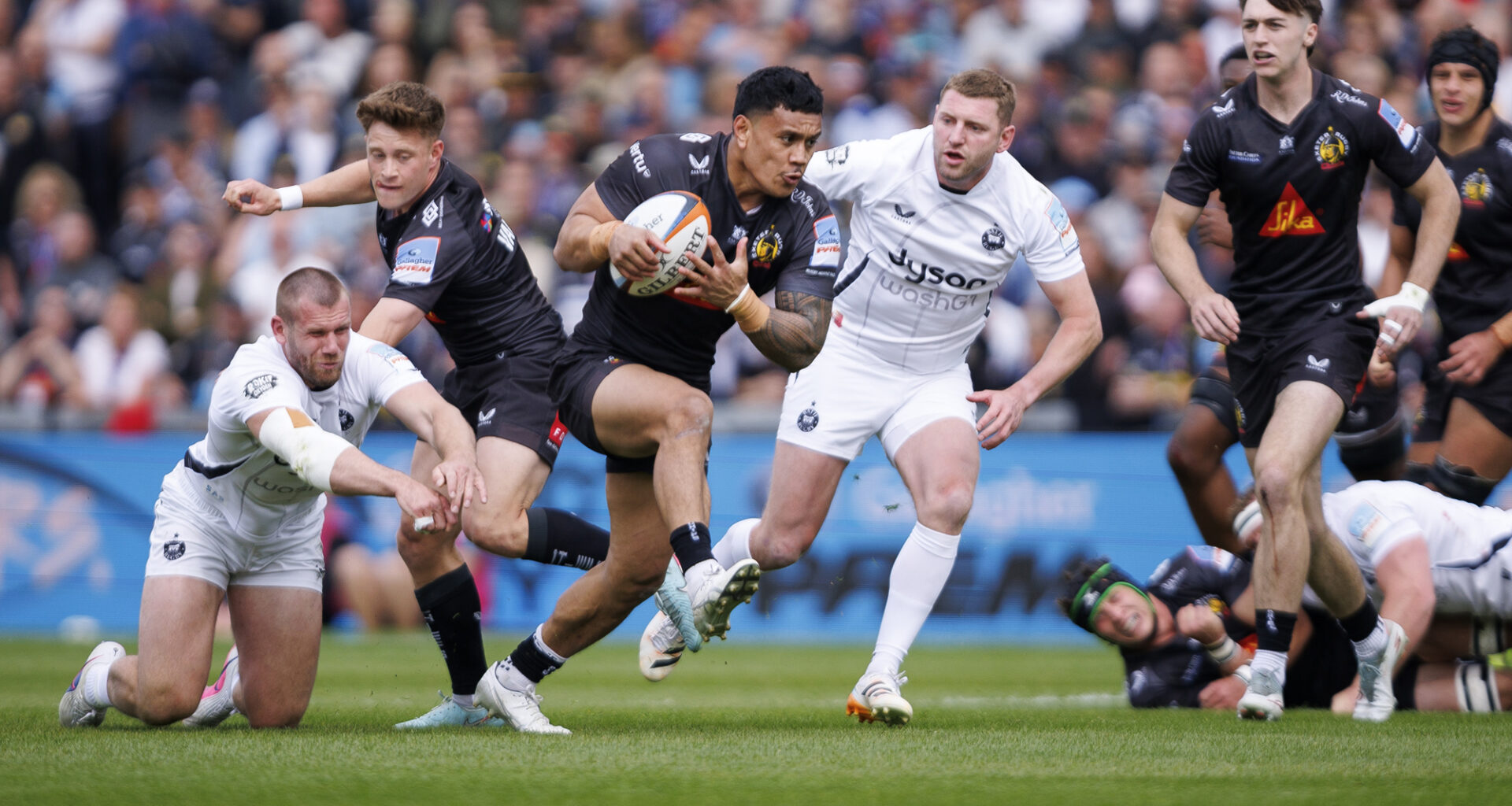 Exeter Chiefs' Len Ikitau runs with the ball during his team’s May 2026 victory over Bath in the Gallagher PREM