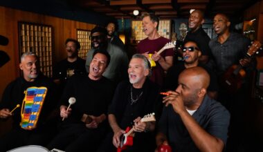 Kenny Loggins, Kevin Bacon Perform 'Footloose' on Classroom Instruments