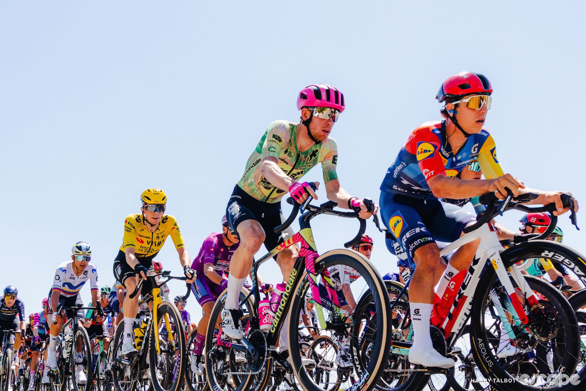 No more front pockets and bike computer size limit among UCI rule revisions