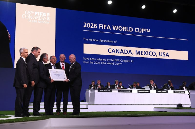 Sunil Gulati, Victor Montagliani, Decio de Maria Serrano, Carlos Cordeiro, Steve Reed and Gianni Infantino