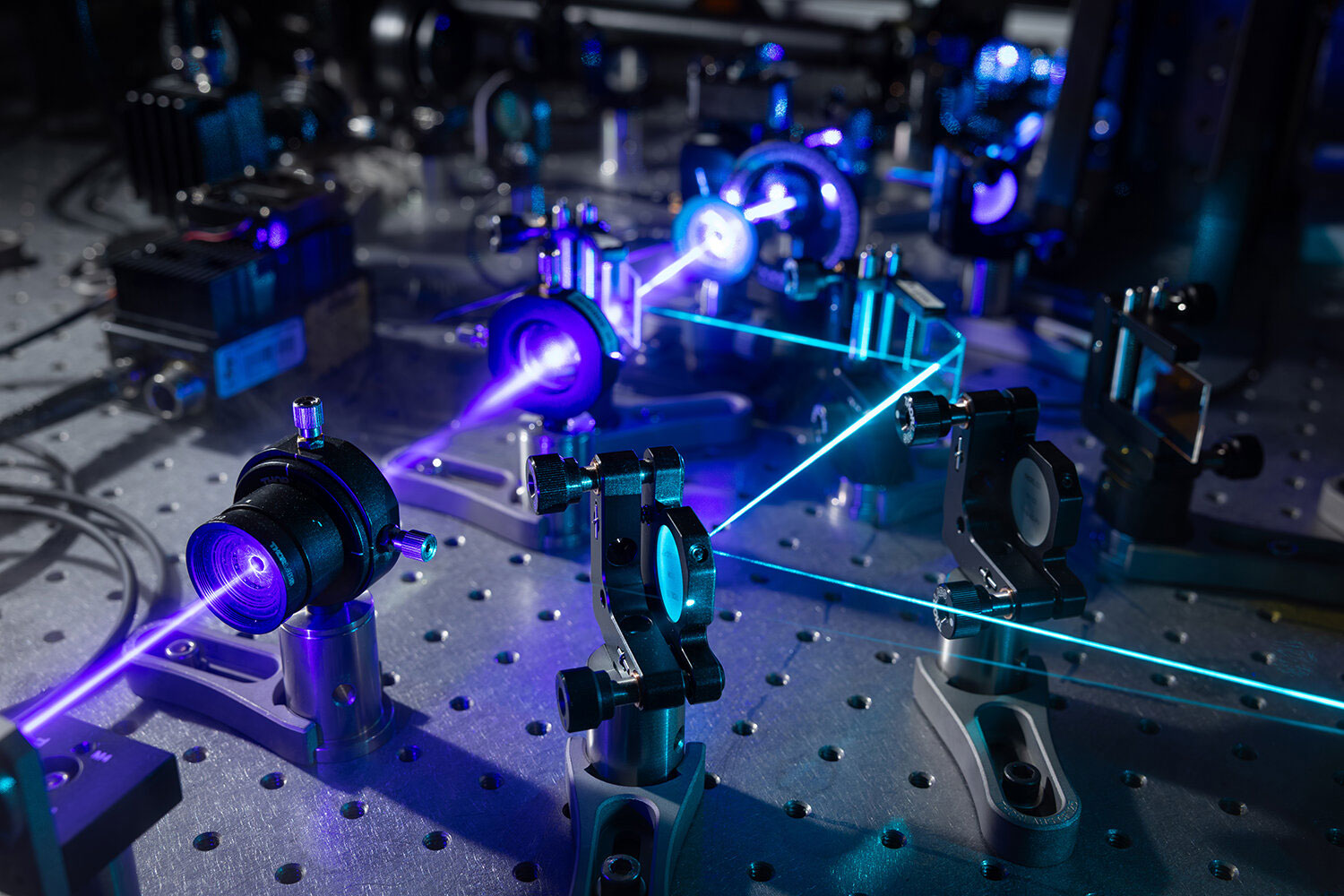 Interferometric Microscopy Laser Array