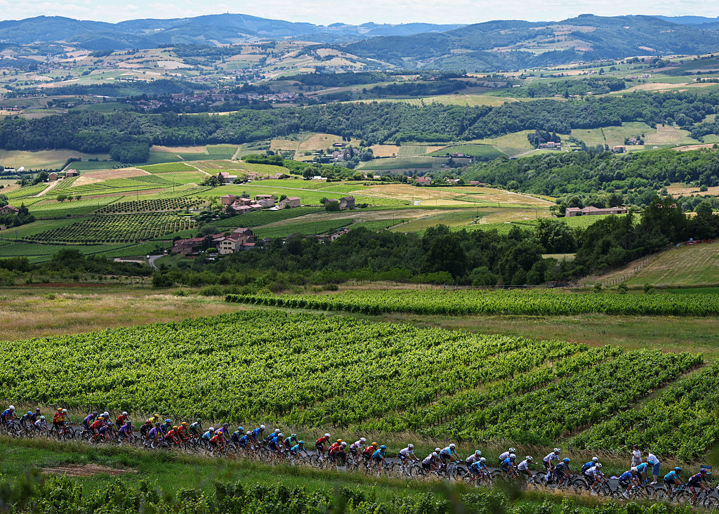 2026 Tour Auvergne-Rh&ocirc;ne-Alpes stage 5: a general shot of the peloton