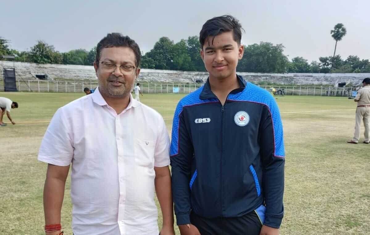 Manish Ojha with Vaibhav Sooryavanshi in Bihar