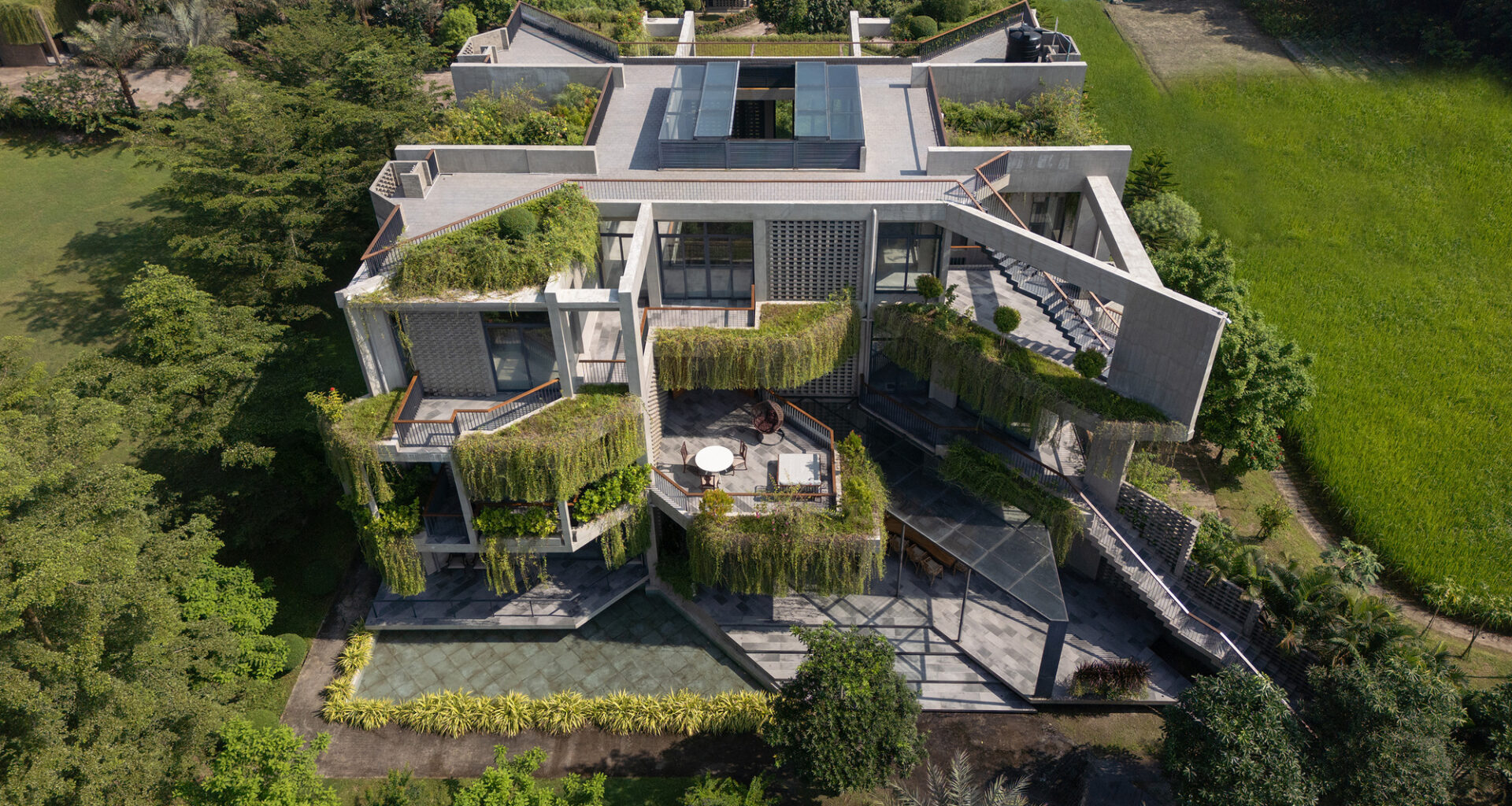 Ara Manor / Reincarnation | ArchDaily
