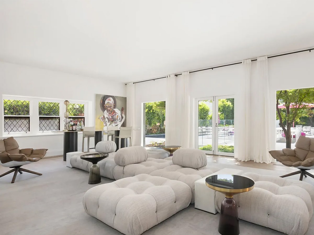 Melbourne bat cave mansion 0007 imgi 5 2018314493 3 1 230127 124035 w1600 h1067
