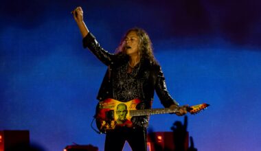 After the Taylor Swift T-shirt controversy, Metallica’s Kirk Hammett says “right now, songwriting and pop music is crap”