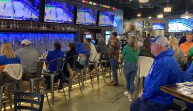 KSR hosts last radio show in namesake bar