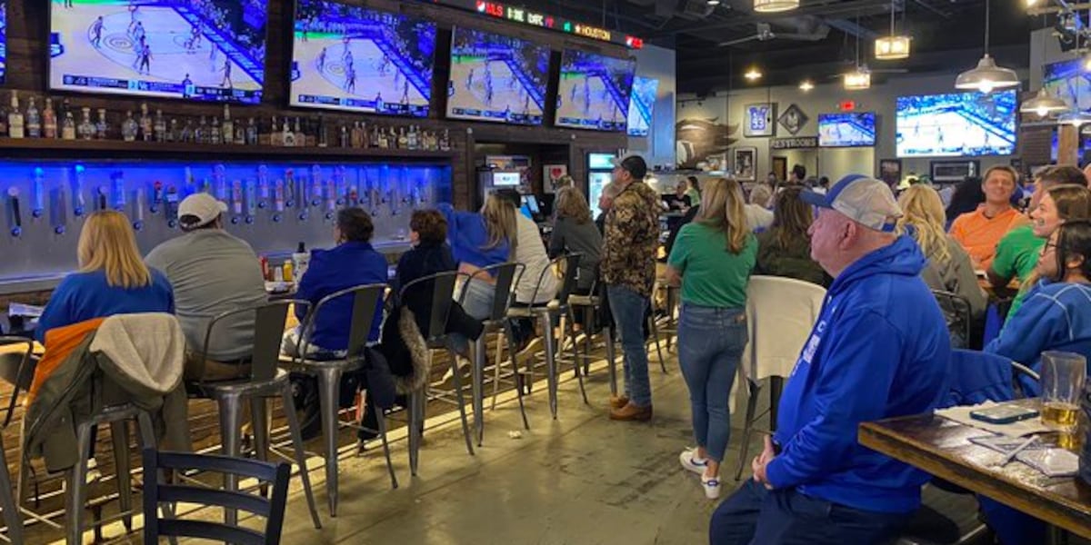 KSR hosts last radio show in namesake bar