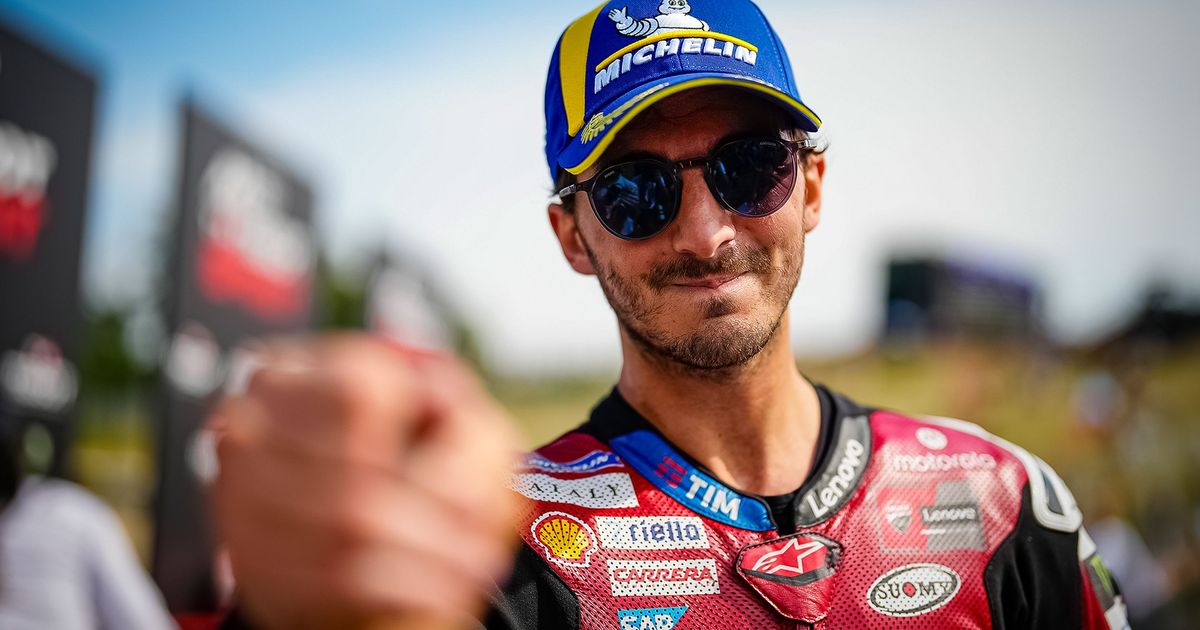 Bagnaia holds off Ogura and Marquez for sublime Sprint gold