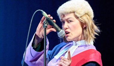 Rosamund Pike calls out audience member for texting during show
