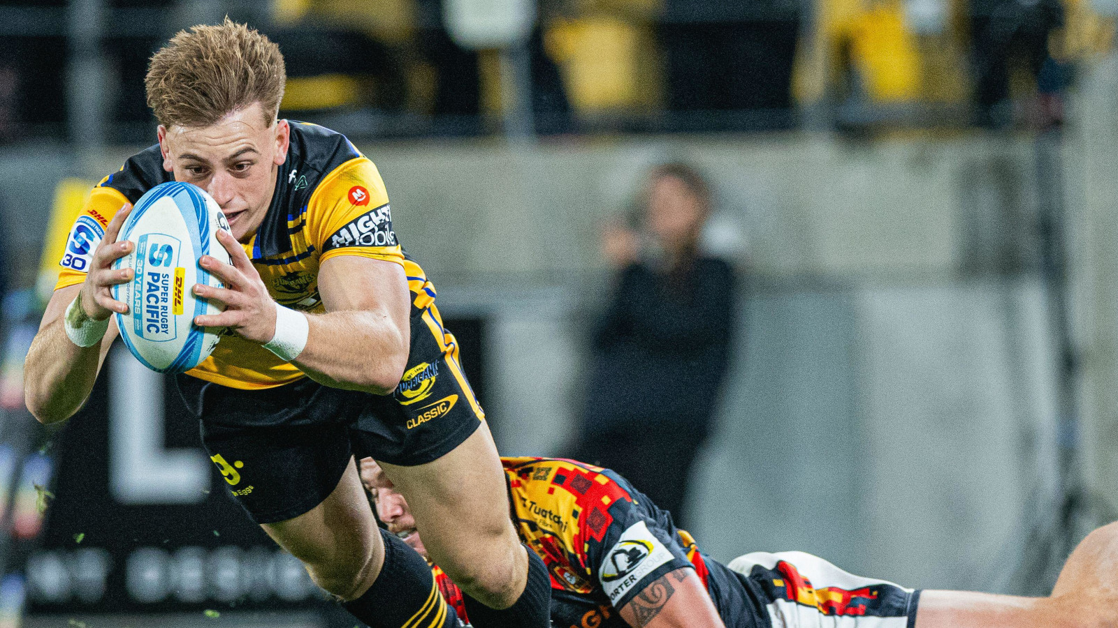 Hurricanes end decade-long Super Rugby title wait putting 60 points on Chiefs