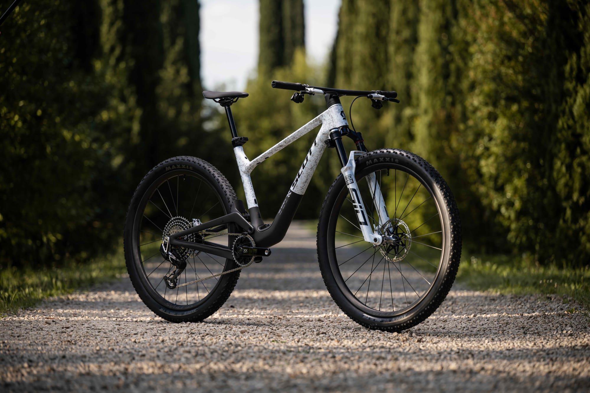 Scott updates the Spark RC with a new suspension layout