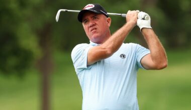 Aussie Hend holds share of lead heading into final round - News
