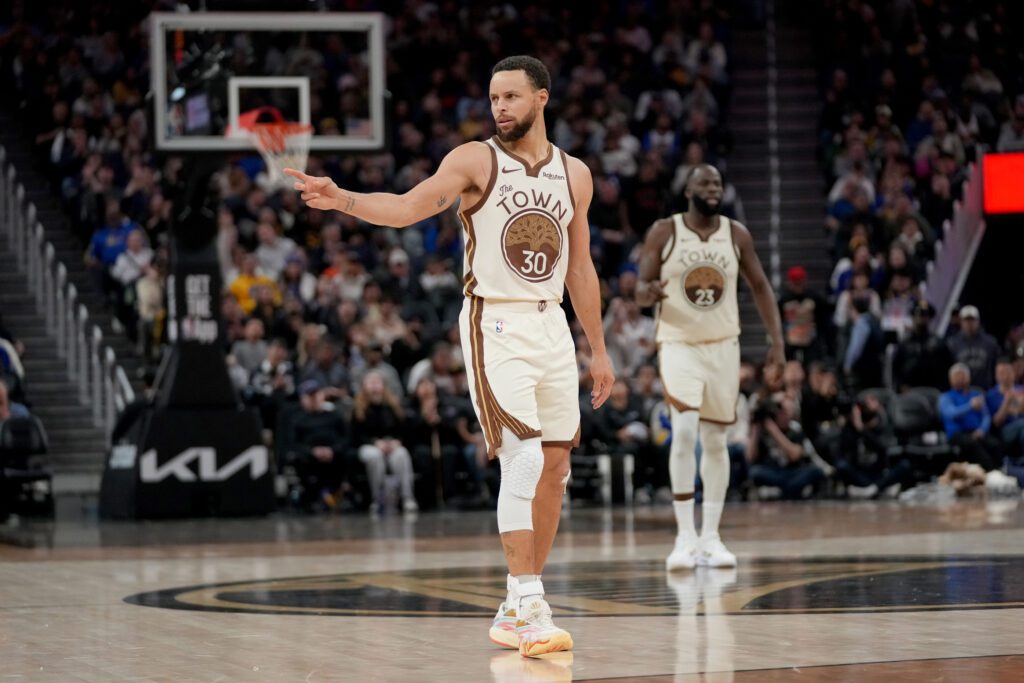 NBA Fans React To Stephen Curry’s $400 Million Endorsement Deal With Li-Ning