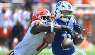 Patriots Only 2nd-Rd Pick Left In NFL Refusing To Sign Contract  image