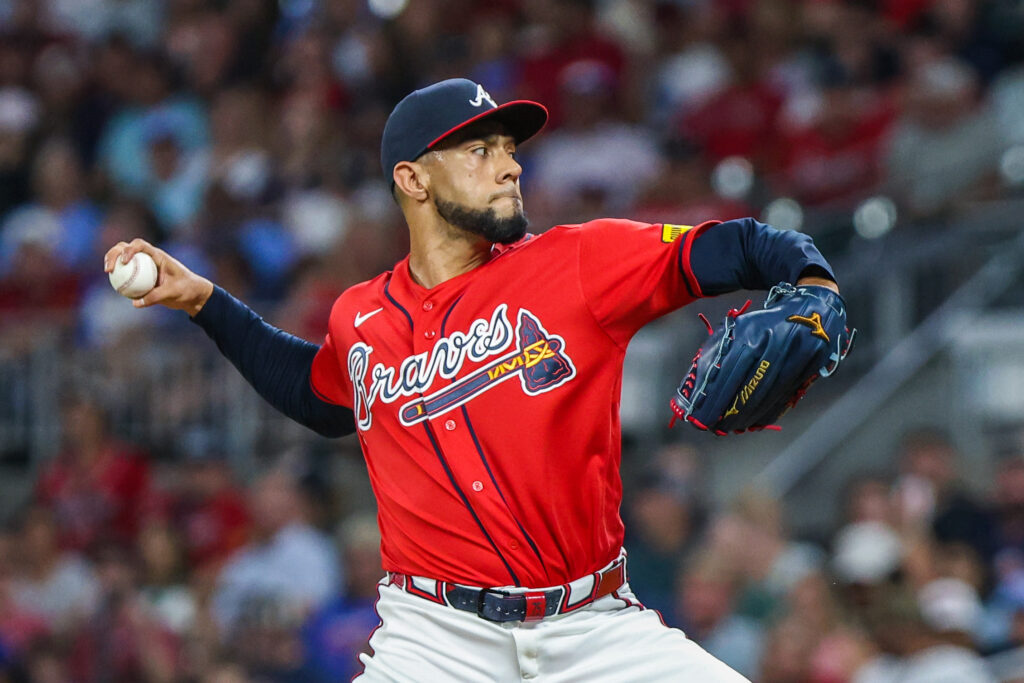Braves Place Robert Suarez On Injured List