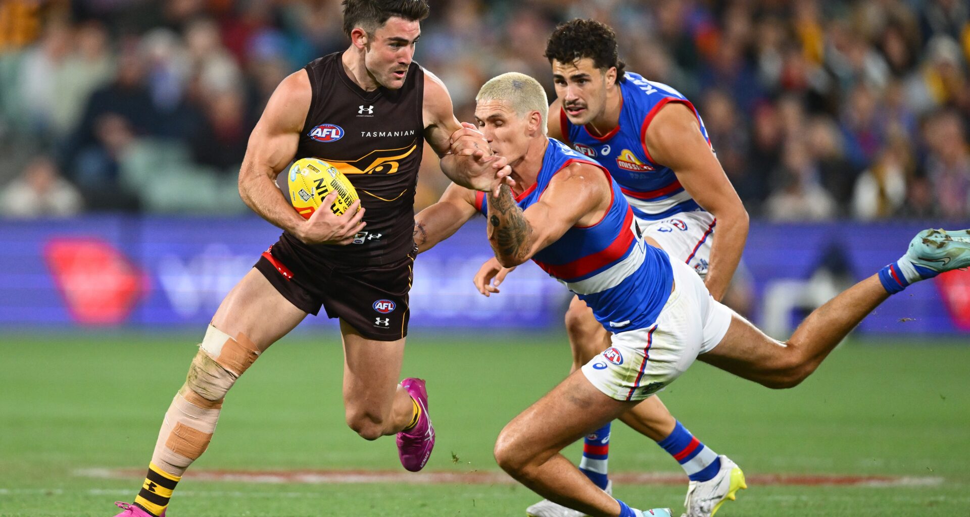 Final teams locked in as Hawks take on Dogs. LIVE from 7.40pm AEST