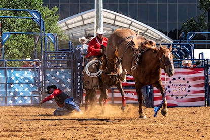 Rodeo de demostración, este jueves, en la Gran Feria Estatal, que abrió sus puertas en Washington.
