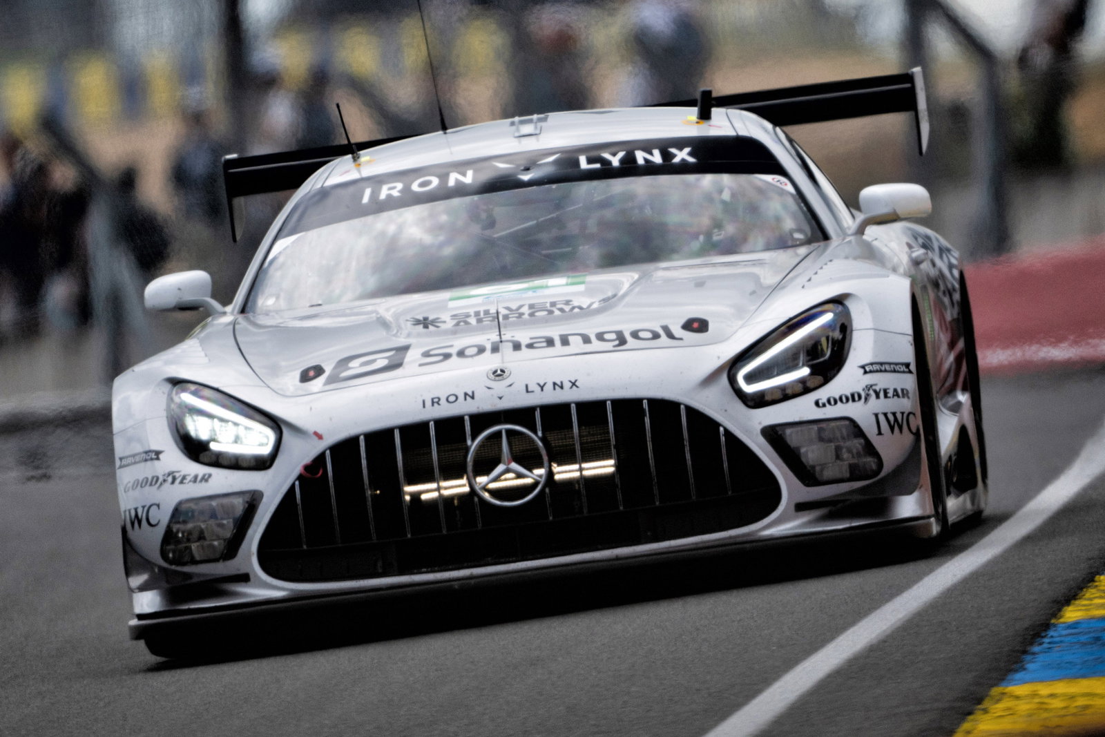 Shahin Porsche strikes trouble, Berry Mercedes out of Le Mans