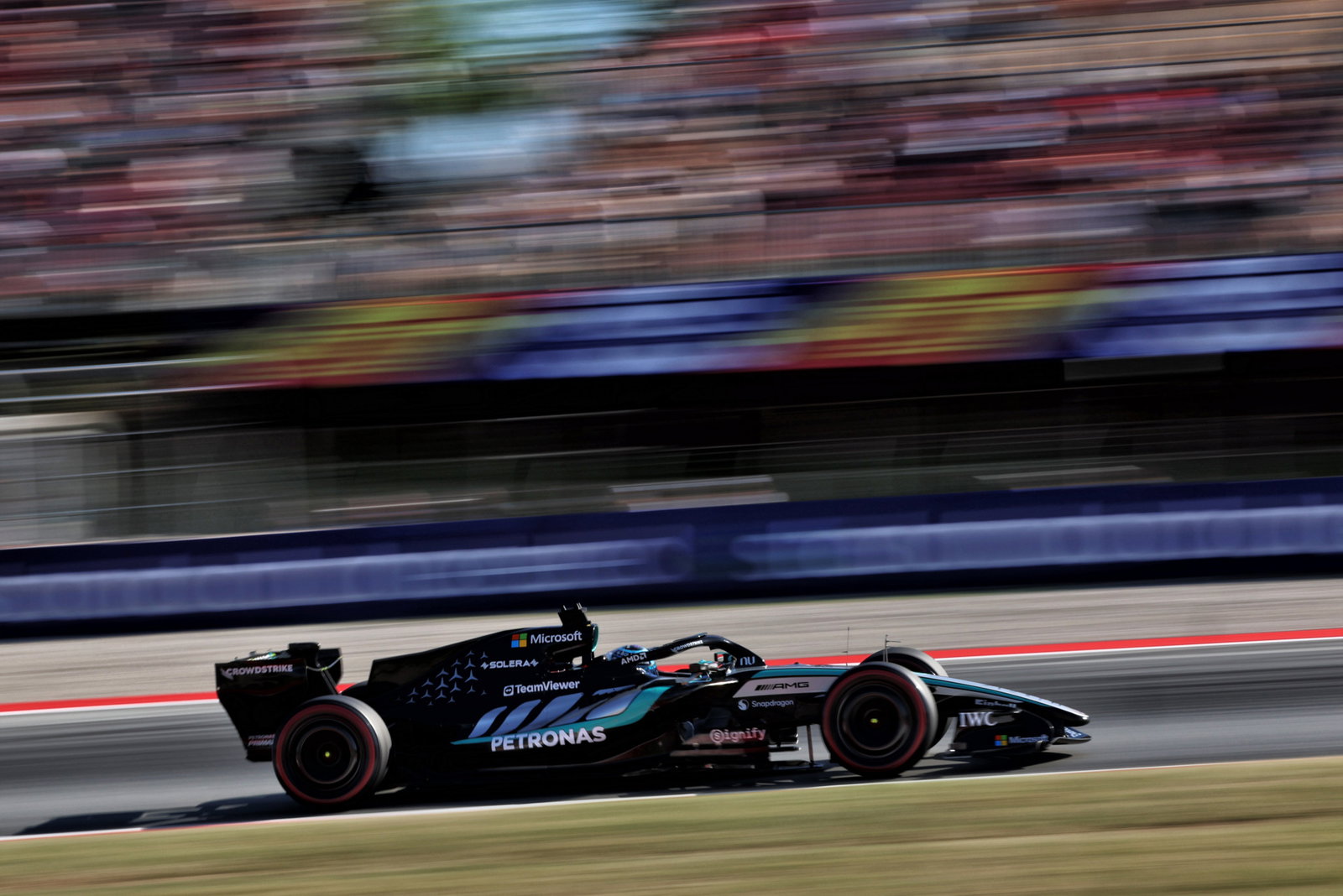 Russell lays down marker in final Barcelona practice