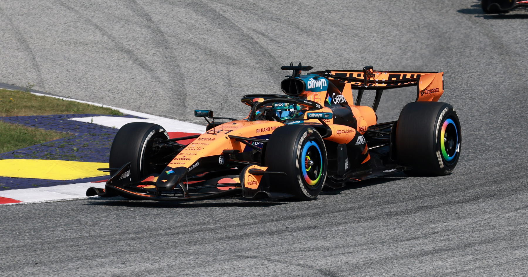 Oscar Piastri issues McLaren 'evidence' in progress defence