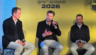 Visma-Lease a Bike's head of coaching Jacco Verhaeren (C) speaks next to Visma-Lease a Bike's Managing Director Richard Plugge of Netherlands (L) and head of racing Grischa Niermann of Germany during the presentation of the Visma-Lease a Bike cycling teams at La Nucia near Alicante, eastern Spain on January 13, 2026. (Photo by Jose Jordan / AFP)