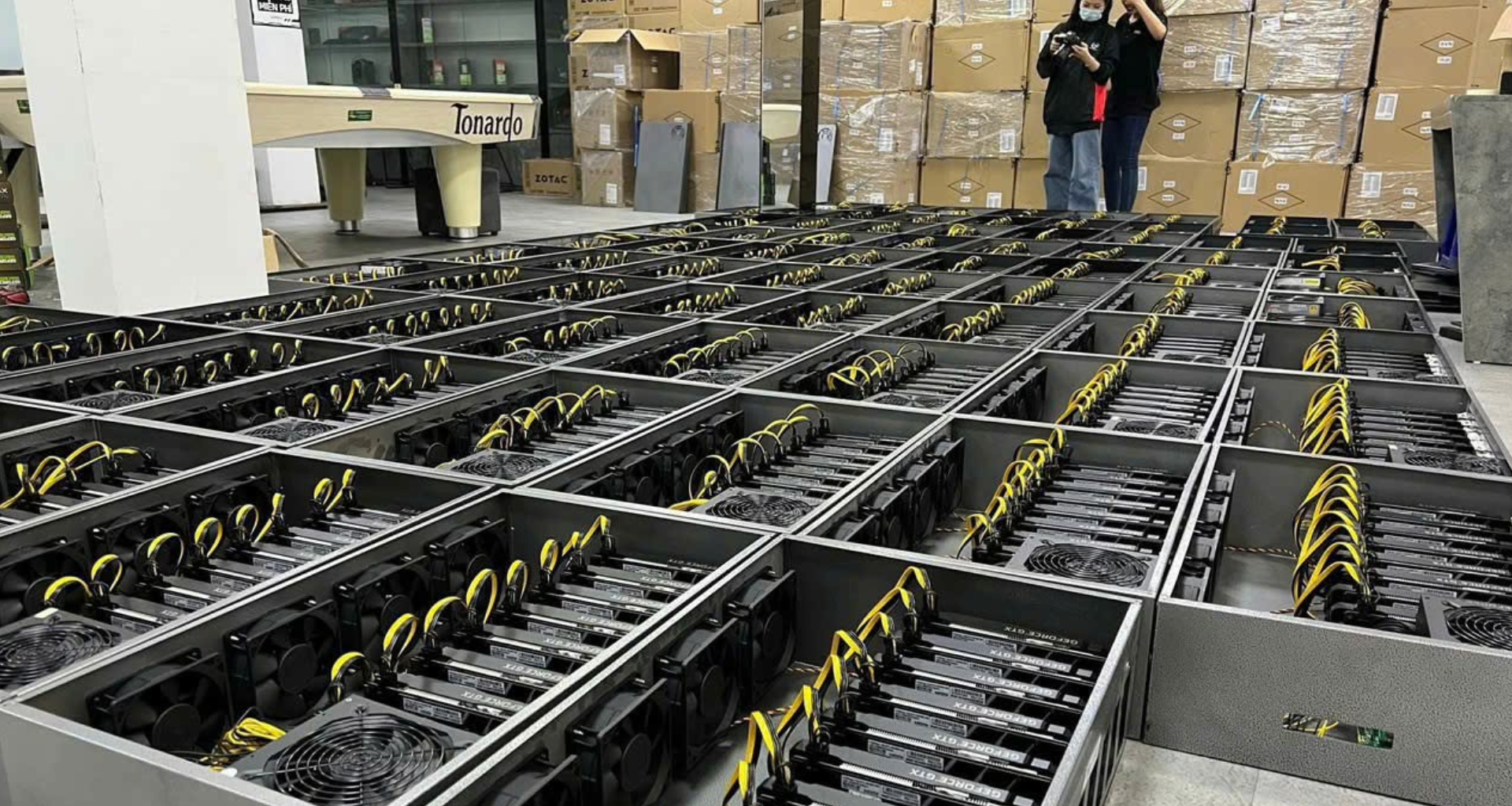 Crypto mining rigs for the cryptocurrency Pearl
