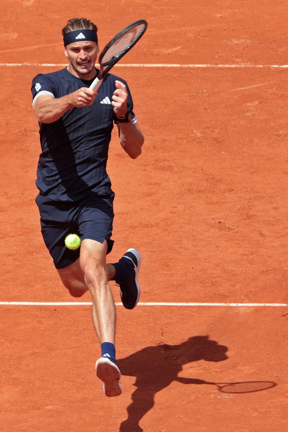 Alexander Zverev inside the court, Roland-Garros 2026