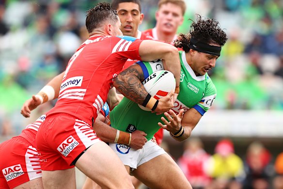 Xavier Savage’s controversial 58th-minute try was a big turning point in Sunday’s game.