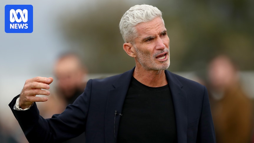 Craig Foster concerned that FIFA World Cup players are not speaking out on US human rights record