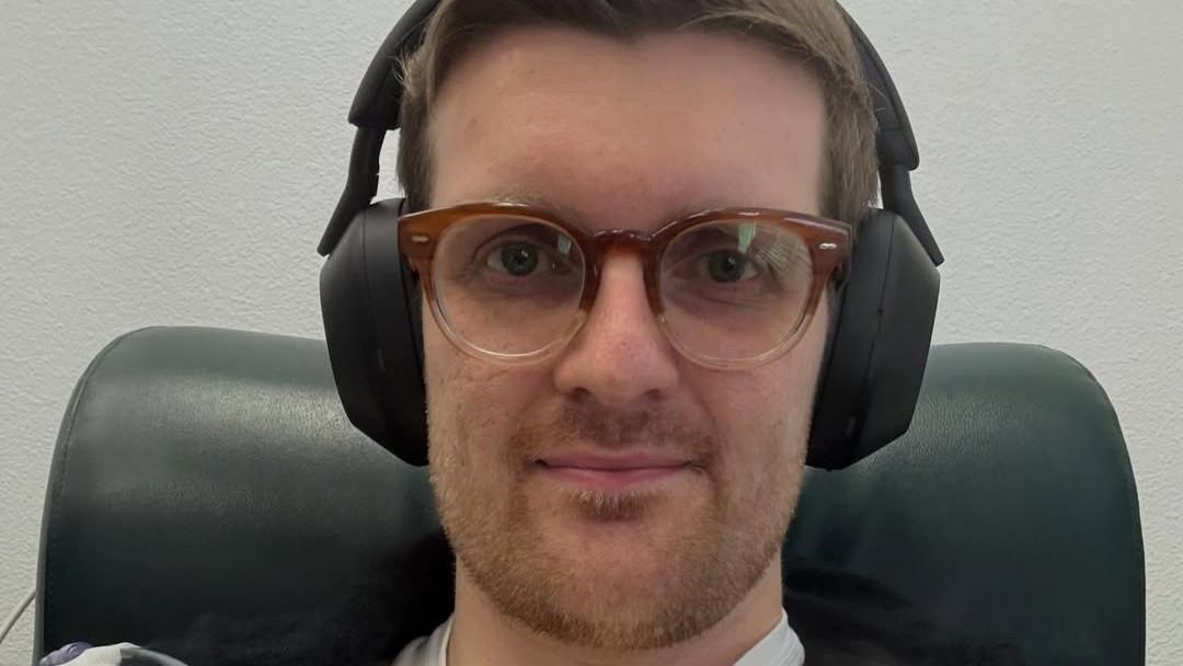 Alex Cimo: YouTube gaming influencer dies after public colon cancer battle