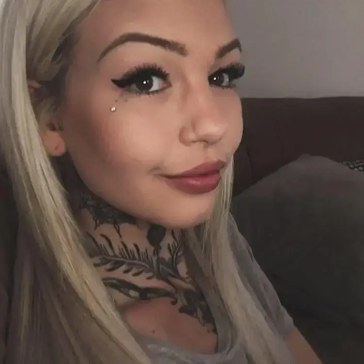 Amber looked quite different before she got so many tattoos (Instagram/@amberluke666)
