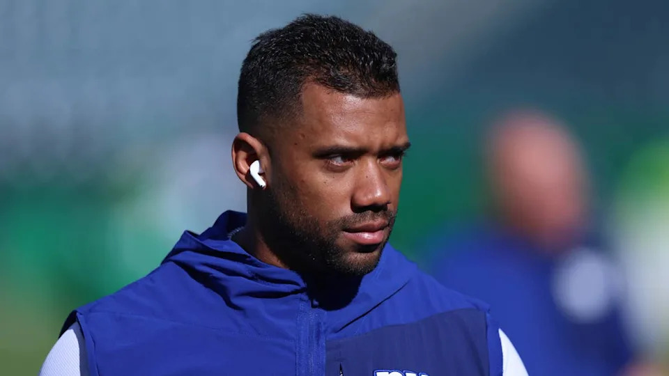<a class="link " href="https://sports.yahoo.com/nfl/teams/ny-giants/" data-i13n="sec:content-canvas;subsec:anchor_text;elm:context_link" data-ylk="slk:New York Giants;sec:content-canvas;subsec:anchor_text;elm:context_link;itc:0" data-yga="{"yLinkElement":"context_link","yModuleName":"content-canvas","yLinkText":"New York Giants","ySubModuleName":"anchor_text","yHasCommerce":false}">New York Giants</a> quarterback Russell Wilson before a game.Bill Streicher-Imagn Images