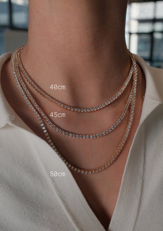 One of the main reasons why Zafino can’t stop selling out of the Dani Necklace is thanks to its unique, non-flippable design.