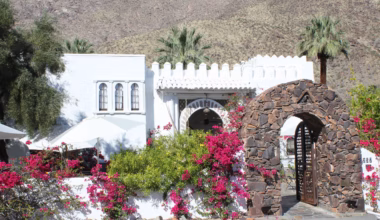 Palm Springs architecture tour: See how celebs live