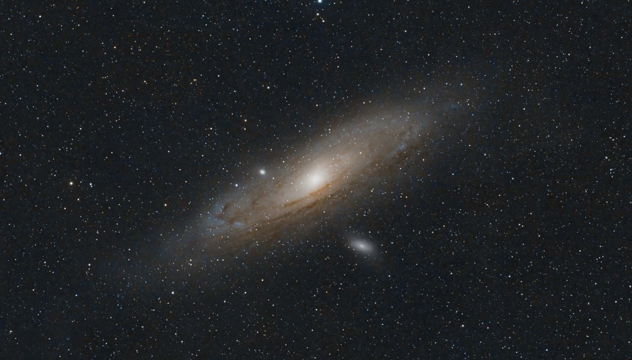 AI-based method to unlock the secrets of supernova light and Universe expansion