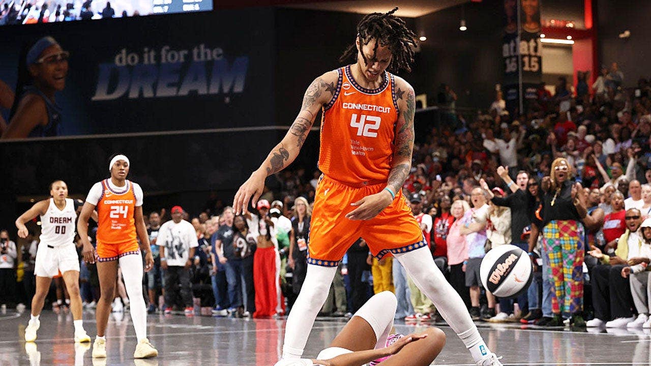 Brittney Griner throws Angel Reese to the floor like a rag doll in stunning show of power