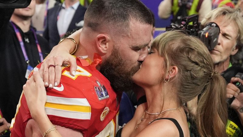 No, Taylor Swift is not getting married at the Ocean House this weekend