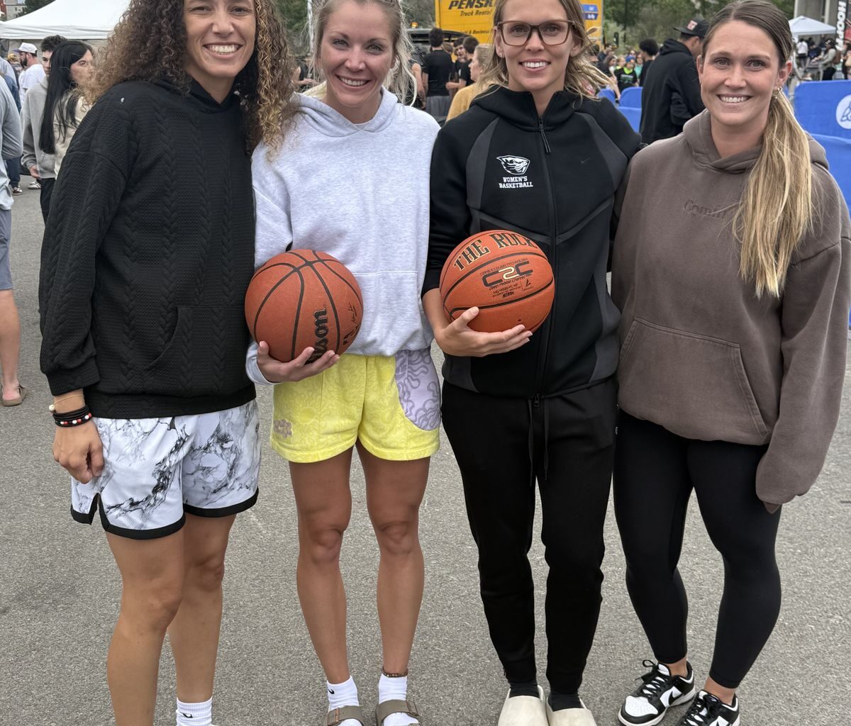 Clarkston basketball stars reunite for Hoopfest