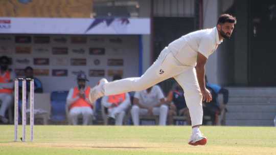 auqib-nabi-who-missed-out-selection-for-the-afghanistan-test-is-one-among-six-bowlers-who-have-joined-the-indian-squad-as-net-bowler