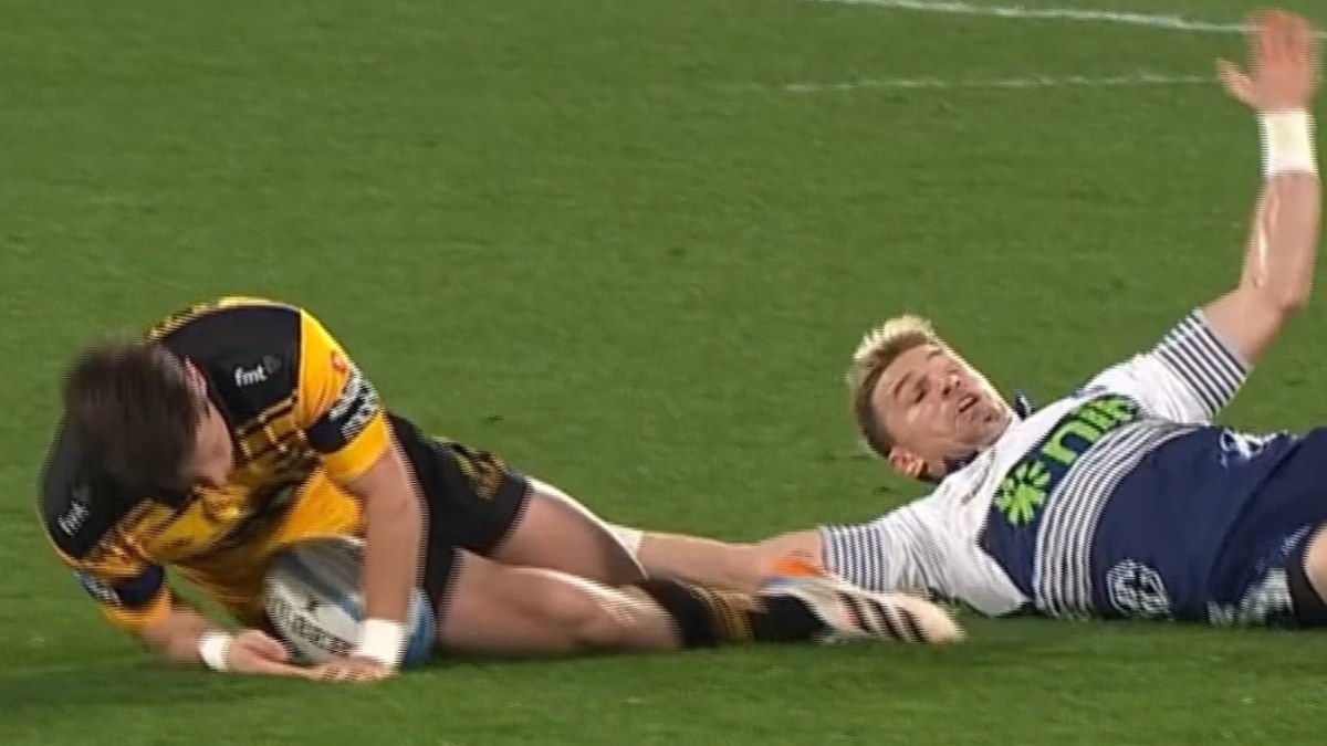 Super Rugby 2026 | All Blacks star Cam Roigard denies feigning injury in Hurricanes win, video, highlights