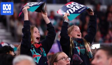 Super Netball: Melbourne defeat West Coast Fever in preliminary final