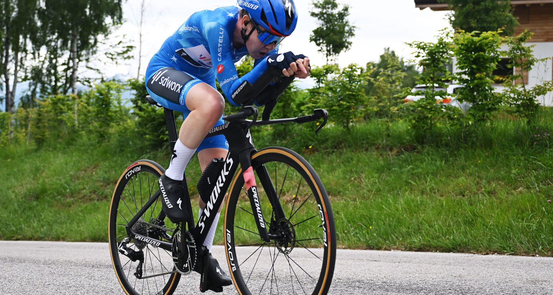 Giro d'Italia Women: Anna van der Breggen crushes opposition with stunning uphill time trial victory on stage 4, moves into pink jersey