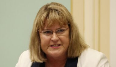 Urban Utilities water bills to rise $62 despite Qld govt freeze
