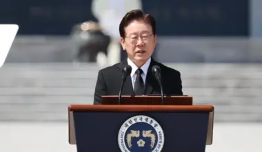 epa13019499 South Korean President Lee Jae-myung delivers his speech during a ceremony marking the country's 71st Memorial Day to commemorate veterans and independence activists at the National Cemetery in Seoul, South Korea, 06 June 2026.  EPA/KIM HONG-JI / POOL