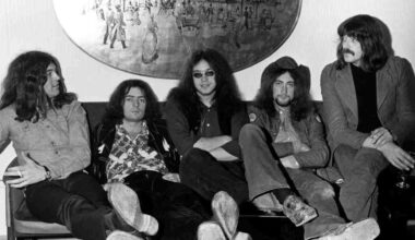 Deep Purple posing for a photograph in 1972