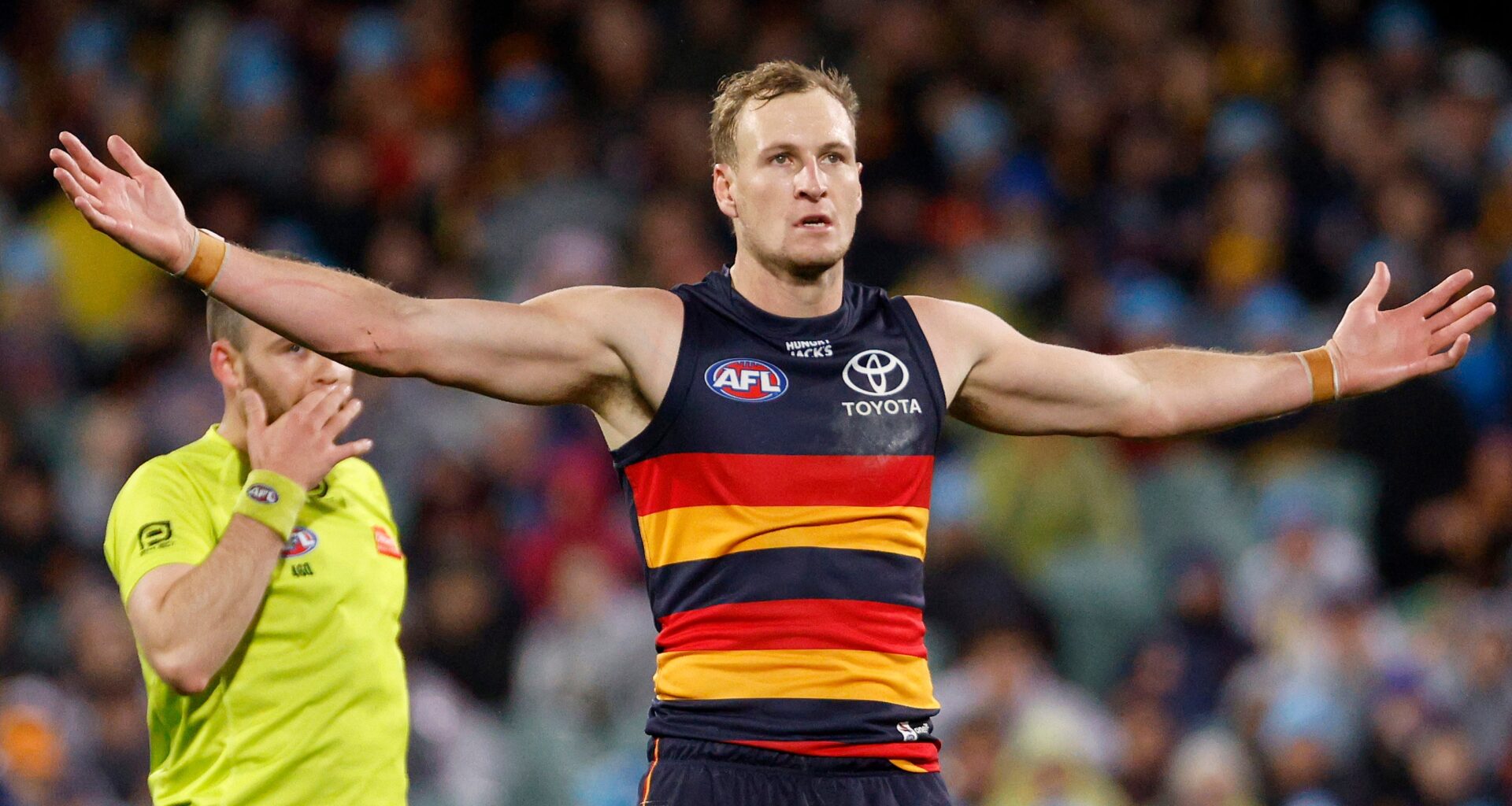Crows hold off Cats in thriller for stunning win
