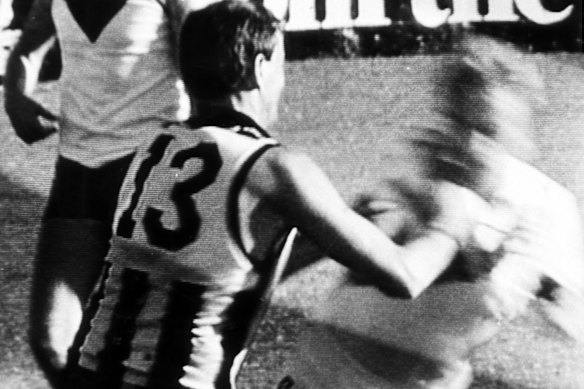 Collingwood’s John Bourke confronts the umpire in 1985.