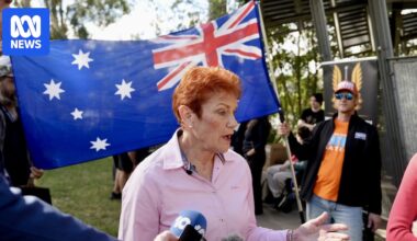 One Nation's Pauline Hanson tells Ben Roberts-Smith supporters she's 'walked in his shoes'
