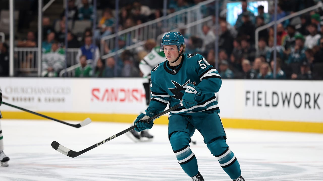 Sharks re-sign forward Ethan Cardwell
